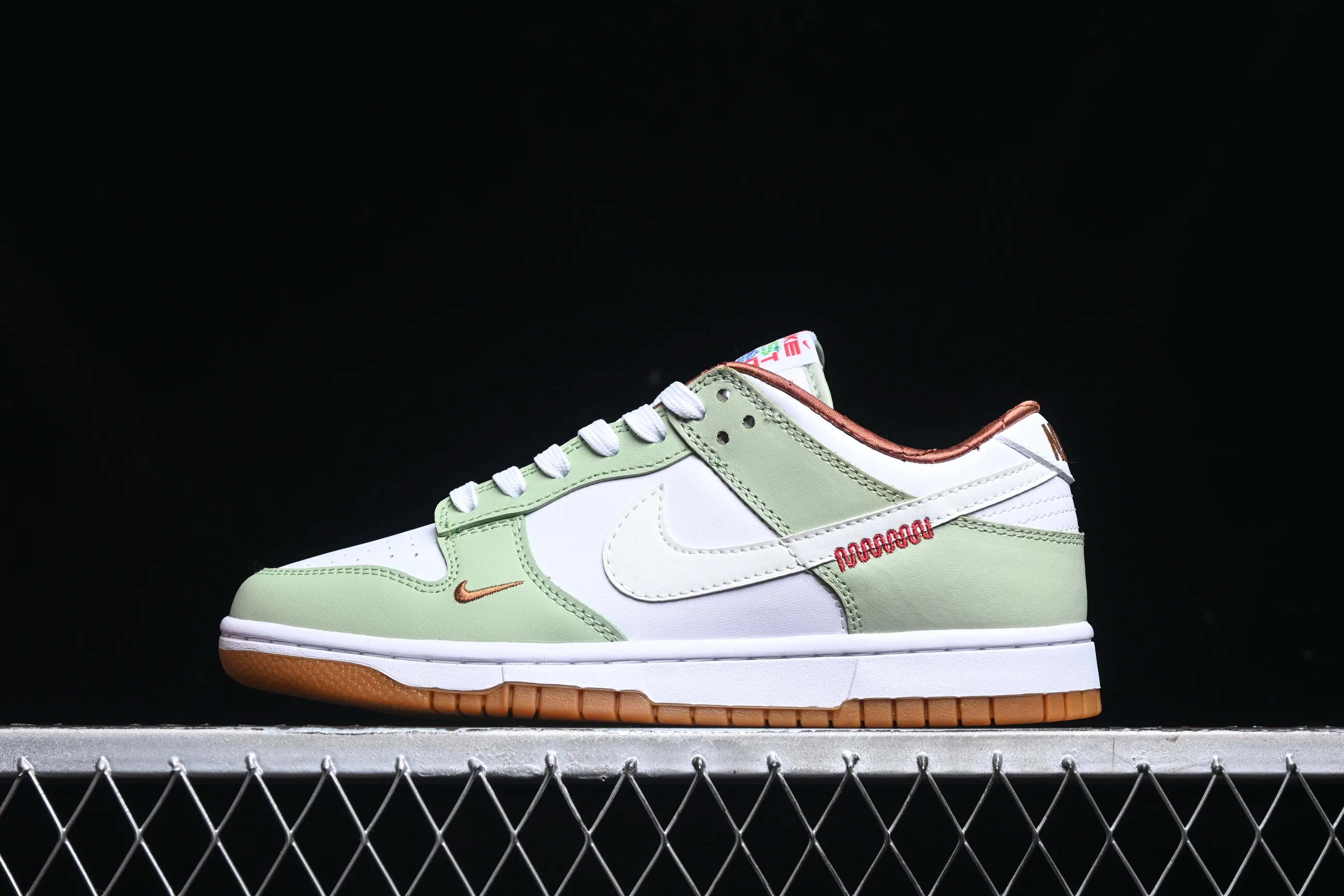 All Categories Nk SB Dunk Series Nk SB Dunk Low Low-top sneakers Nk Dunk Low "Year of the Snake" Year of the Snake theme low-top casual sneakers HV6001-101